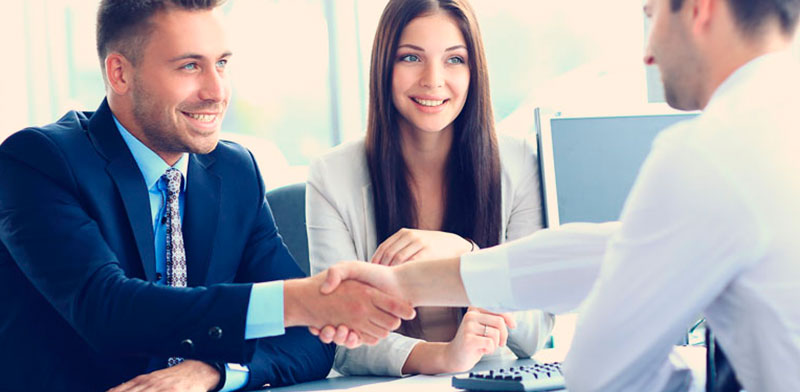 Asesores jurídicos en temas laborales y pensionales.